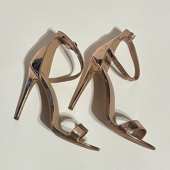 Charlotte Russe Single Soled Ankle Strap High stiletto Heel Sandals Sz:7gold - Picture 3 of 4